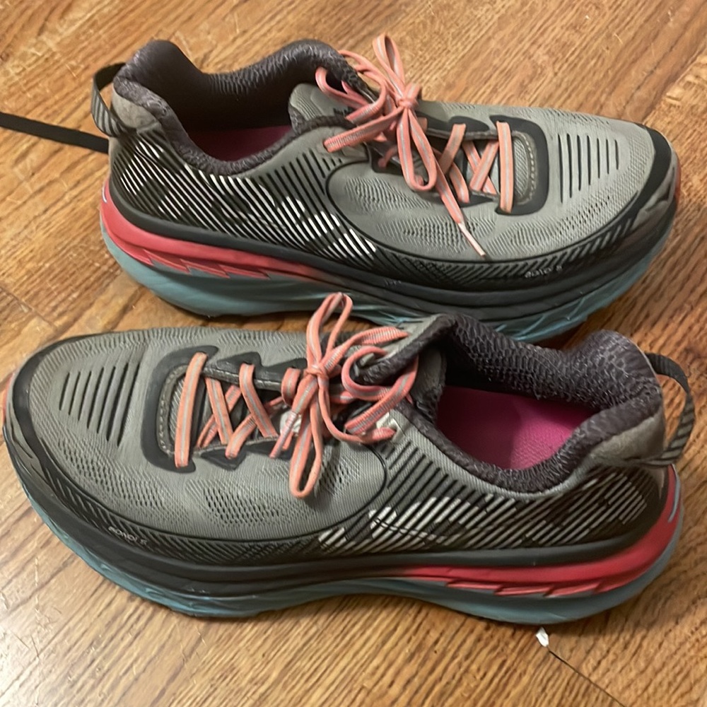 Hoka bondi 5 size 9